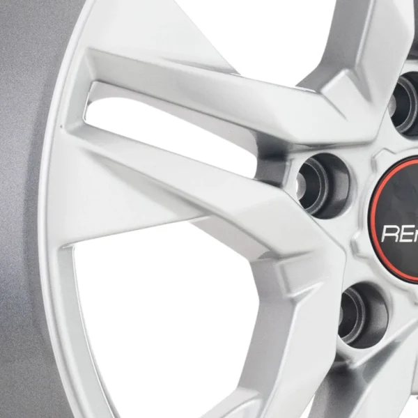 Remain  Renault Duster (R236)  6,5R16 5*114,3 ET50  d66,1  Сильвер S  [23607SR]